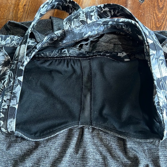 Lululemon top with built in bra. Size 6. Grey/black floral. - Picture 7 of 8